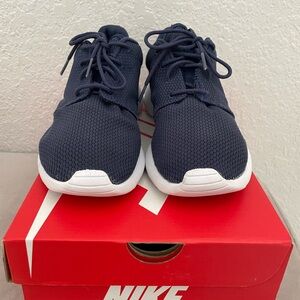 NIKE Roshe Run 'Midnight Navy' size men 7.5